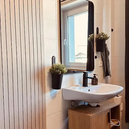 Modernes Apartment - Netflix, Kueche & Parkplatz *